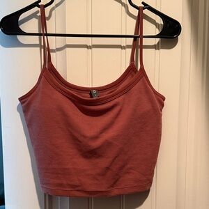 Vuori Bayview Thermal Crop Top in Rosewood - M